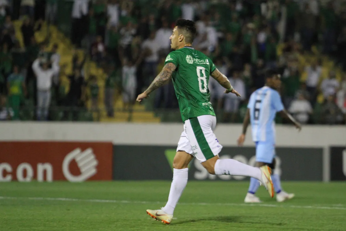 Arthur Resende marcou, de pênalti, o único gol do jogo