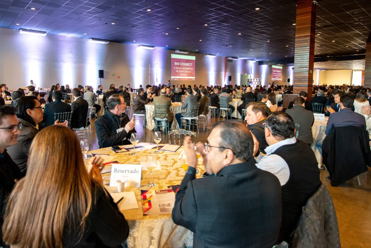 Mais de 500 empresários de Londrina e região participaram do lançamento do BNI Connect