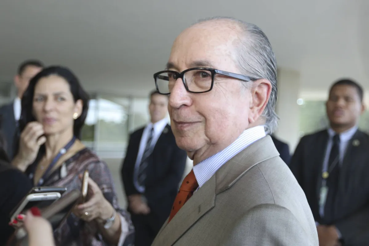 O secretário da Receita Federal, Marcos Cintra: governo estuda fixar um teto para as deduções médicas