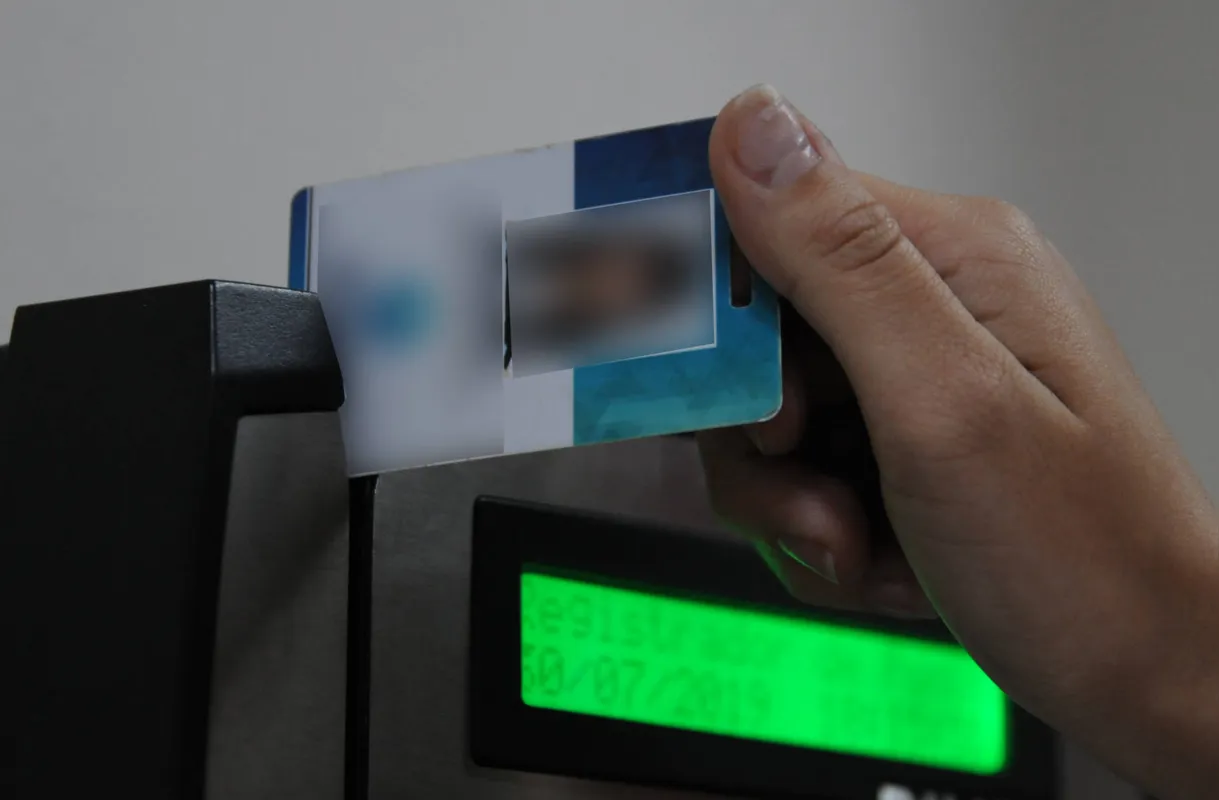 Empresas com mais de 20 funcionários continuam obrigadas a fazer controle de ponto