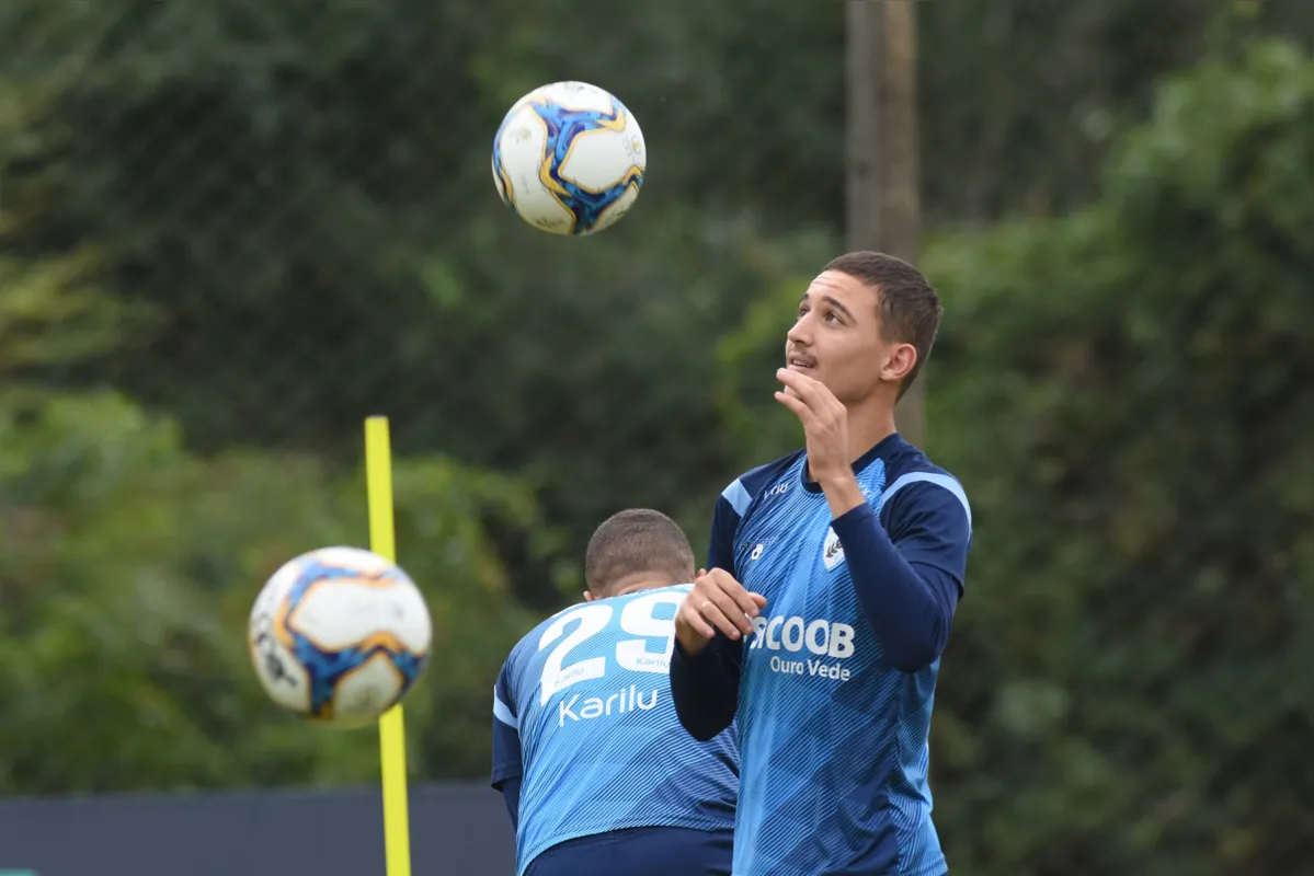Atacante é o artilheiro alviceleste nesta Série B, com três gols