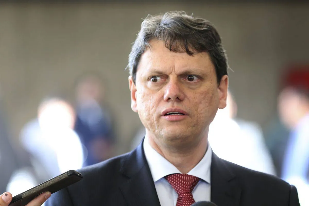 Imagem ilustrativa da imagem Ministro prevê passagens aéreas mais baratas a partir de setembro