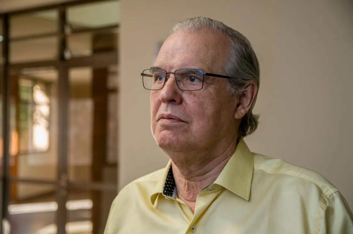 “Antes, o controle biológico era visto como uma medida a longo prazo. Hoje, há técnicas modernas de criação e produção de patógenos”, diz o pesquisador José Roberto Postali Parra