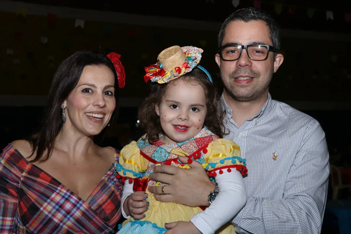 Rafaela Carneiro, Sofia Carneiro e Gustavo Carneiro 