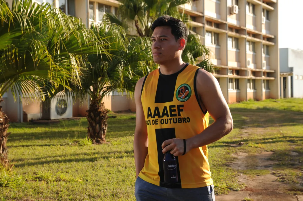 “A gente tem um duplo pertencimento. Estamos na universidade, mas estamos ligados à nossa comunidade", observa Uerique Aparecido Gabriel Matias
