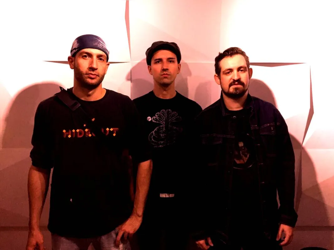 Banda realiza show neste sábado (24)