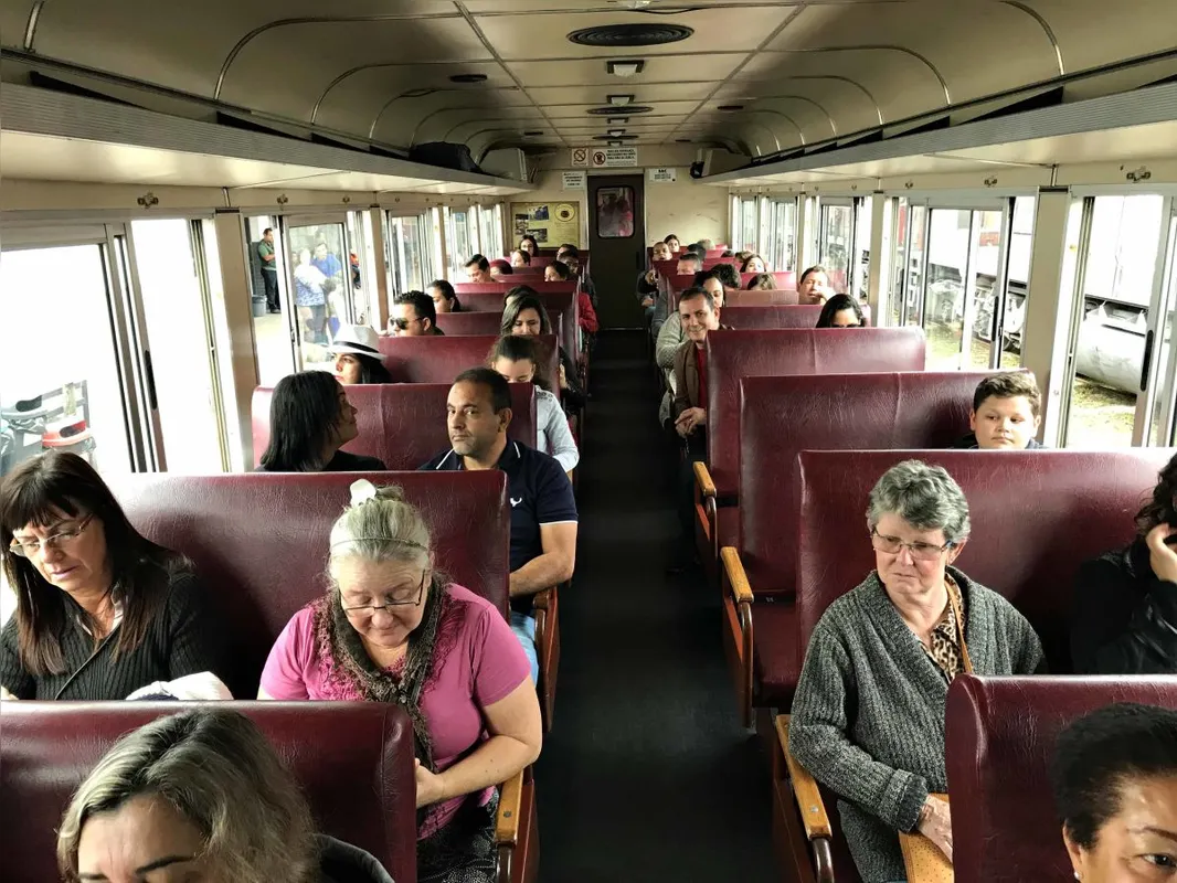 Trem de turismo Serra Verde Express