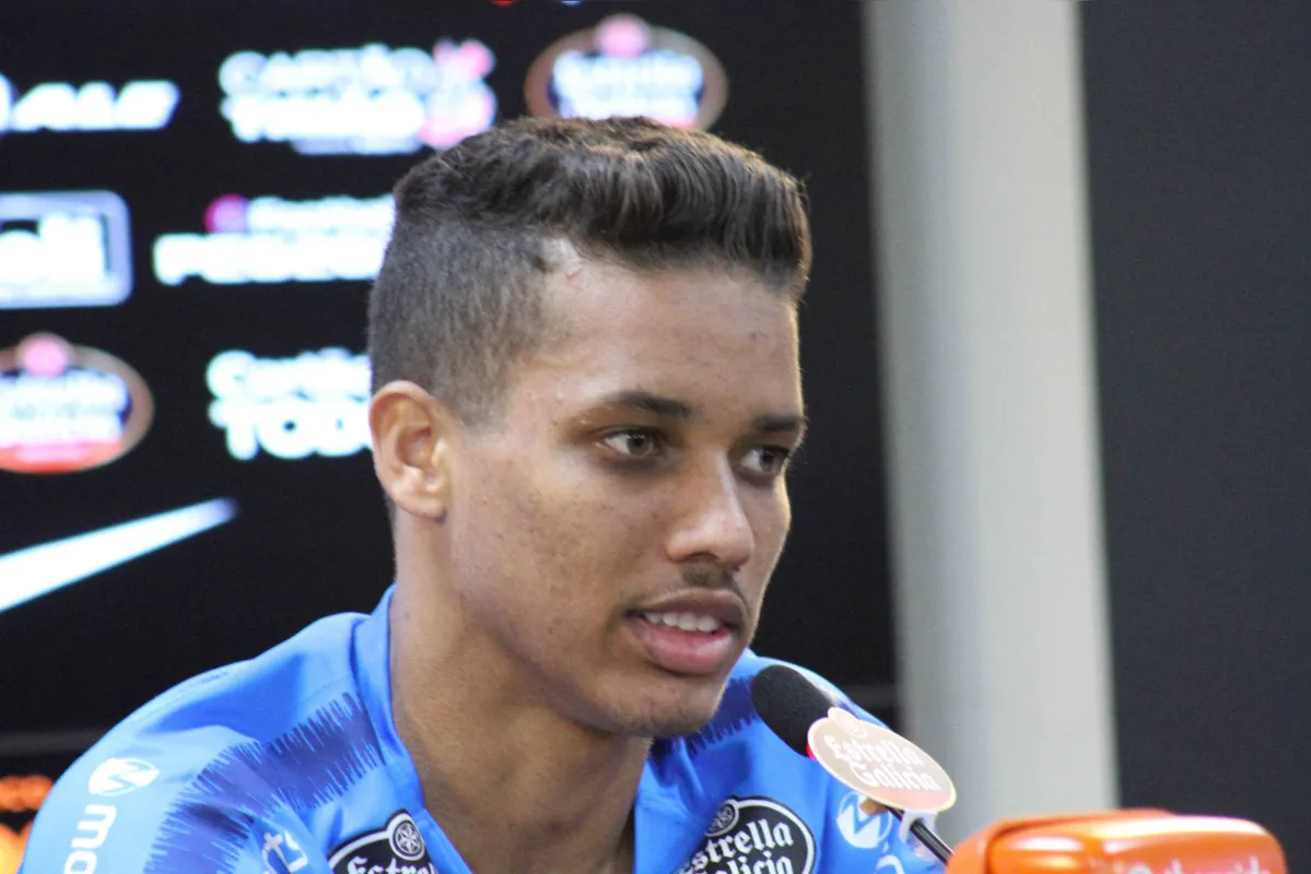 Imagem ilustrativa da imagem Pedrinho diz não ter propostas de fora e garante motivação no Corinthians
