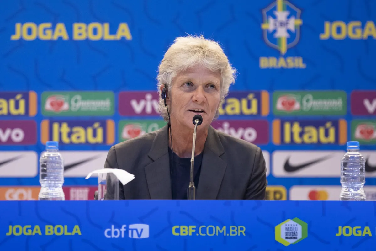 A sueca Pia Sundhage tratou de exaltar Marta, eleita seis vezes a melhor do mundo pela Fifa, em sua primeira convocação