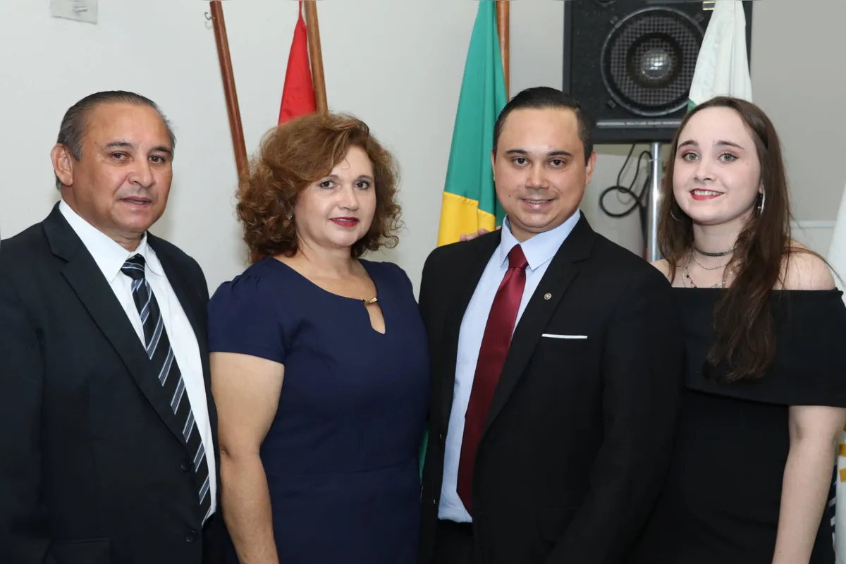 Valter Castanha, Maria Mendes, Júlio César Mendes (novo rotariano da agremiação) e Ana Beatriz