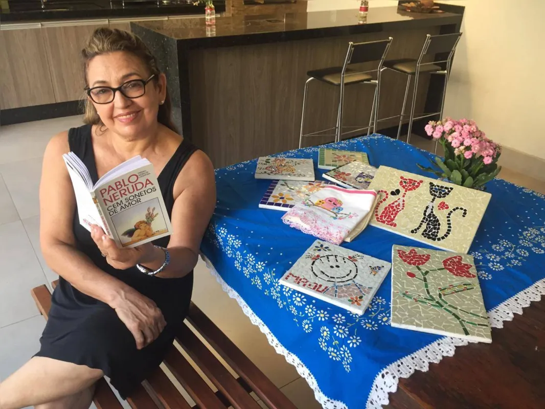 Fátima Bernardo: professora de artes só pode conhecer os bancos escolares aos 12 anos de idade
