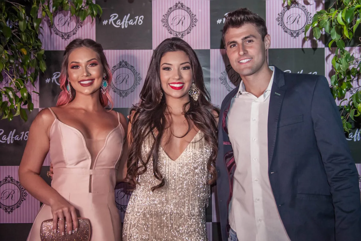 Raffaela com Virginia Fonseca e Rezende