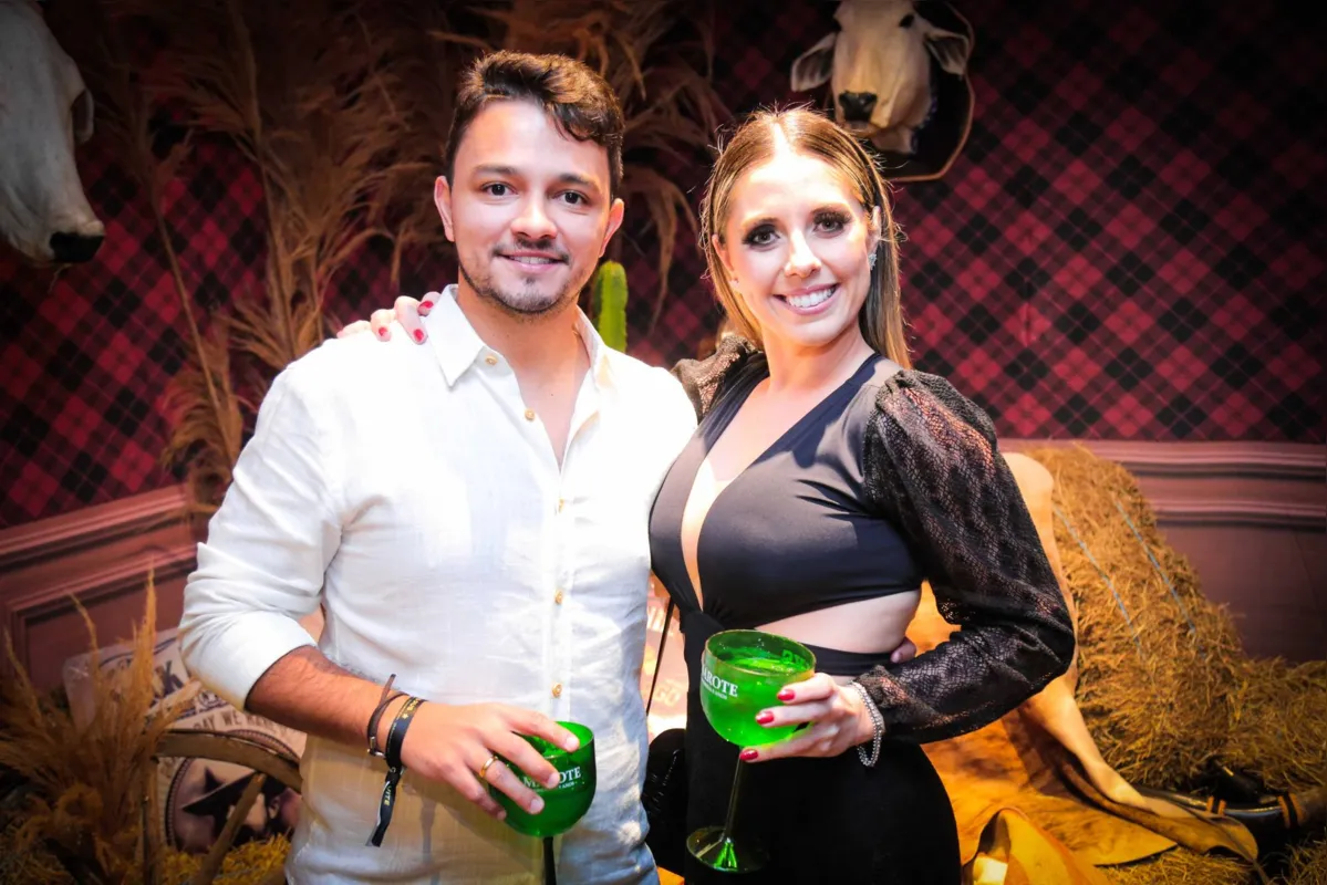 Pedro Elero e Mayara Baldon