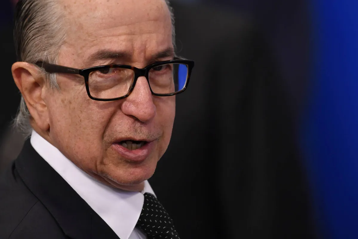 Marcos Cintra: de modo geral, a equipe econômica estuda acabar com as deduções de gastos com saúde e educação .