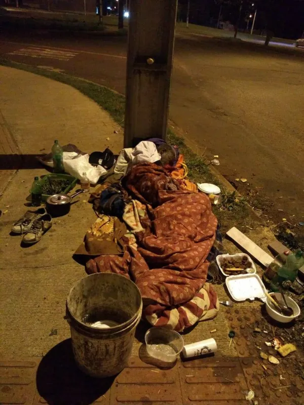 Equipes da Operação Noite Fria encaminharam idoso em situação de rua para o Hospital da Zona Sul