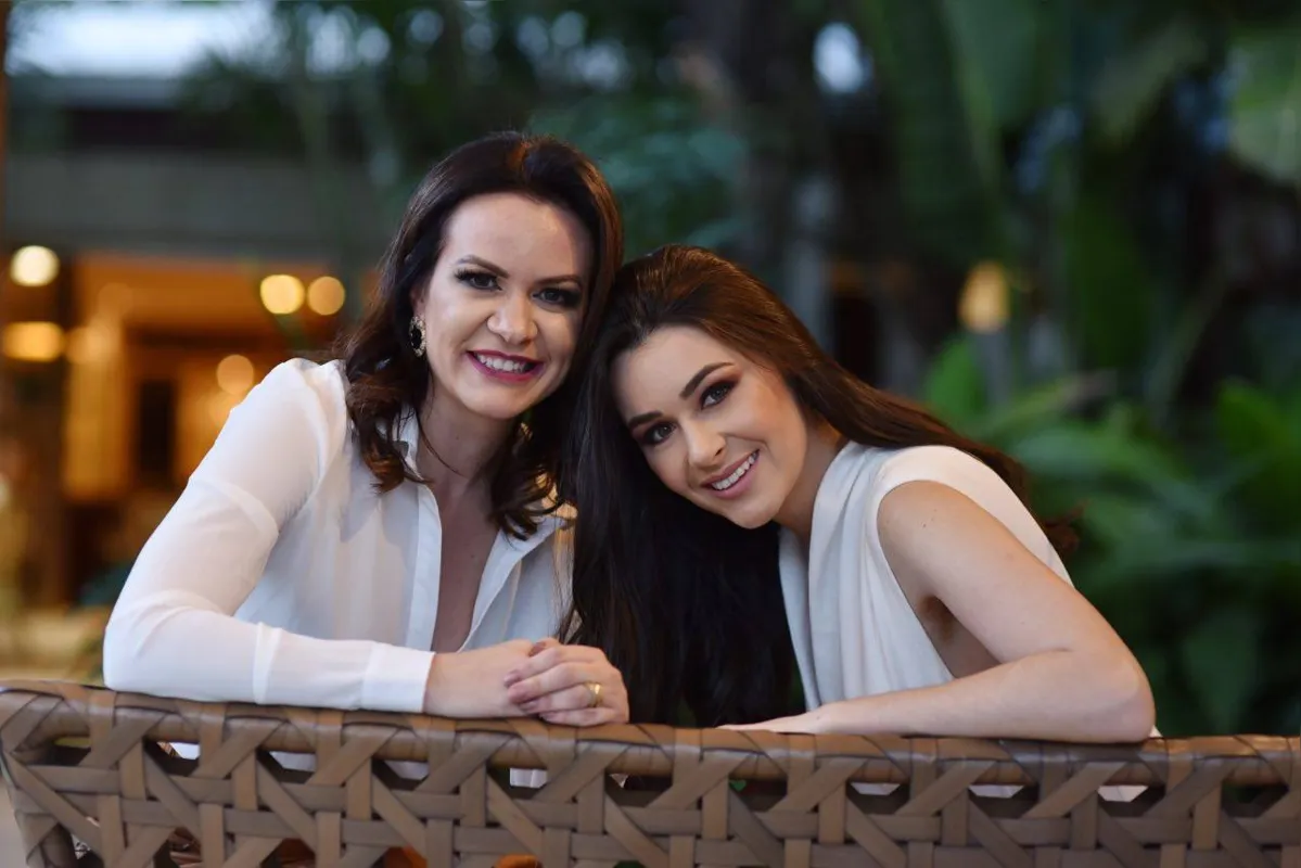 Imagem ilustrativa da imagem Sacada e Multi Mulheres