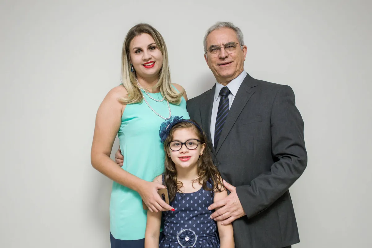 Dr. Geraldo Saviani com a filha, Tarsila, e a neta, Valentina