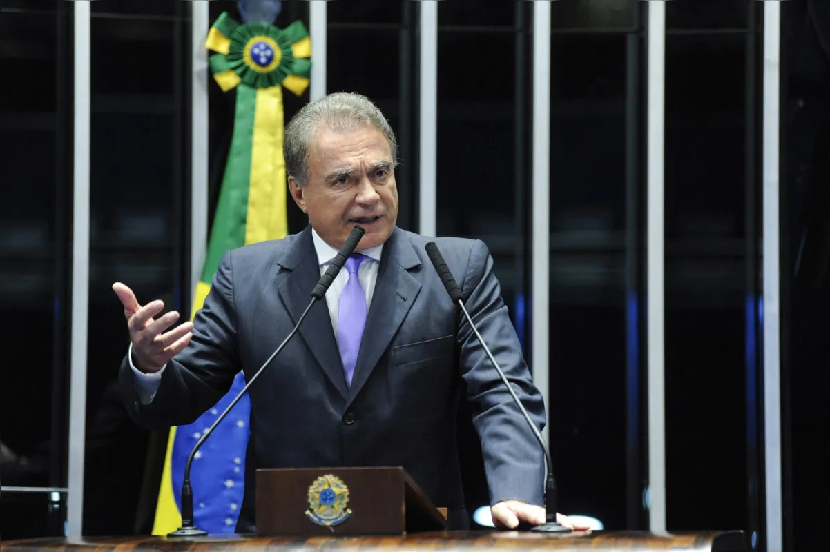 Alvaro Dias (Podemos-PR) é o relator da LRF no Senado