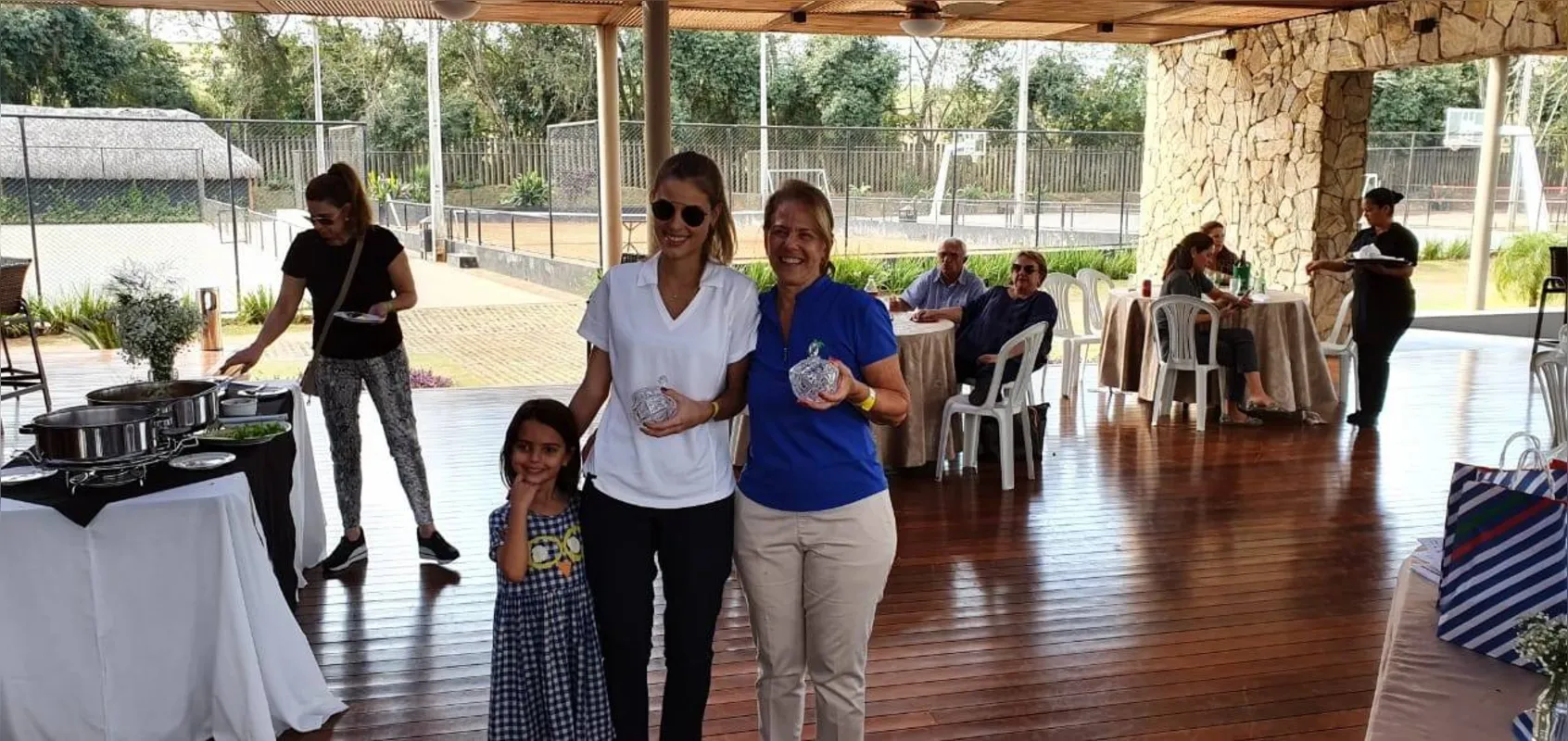   Vera Prando, a capitã das golfistas, e a iniciante Paola Rosseto