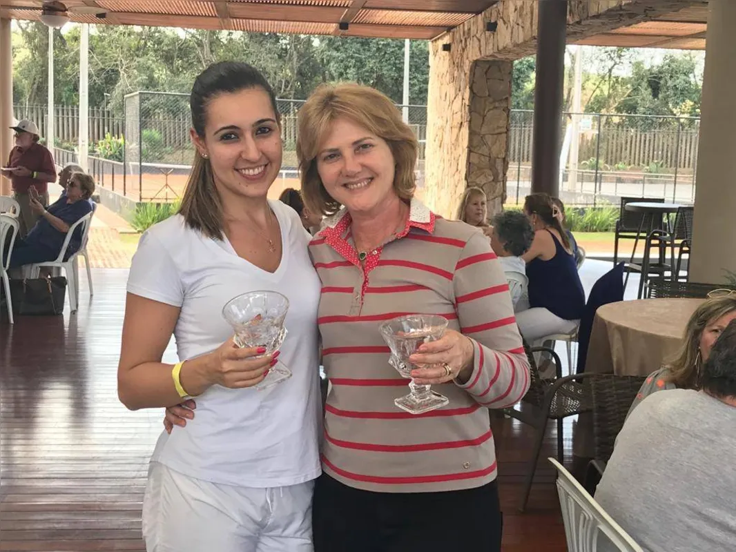   Bárbara Hollzman e Sueli Gardiano