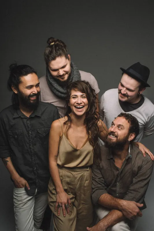Banda chega ao norte do Paraná para realizar uma série de shows gratuitos