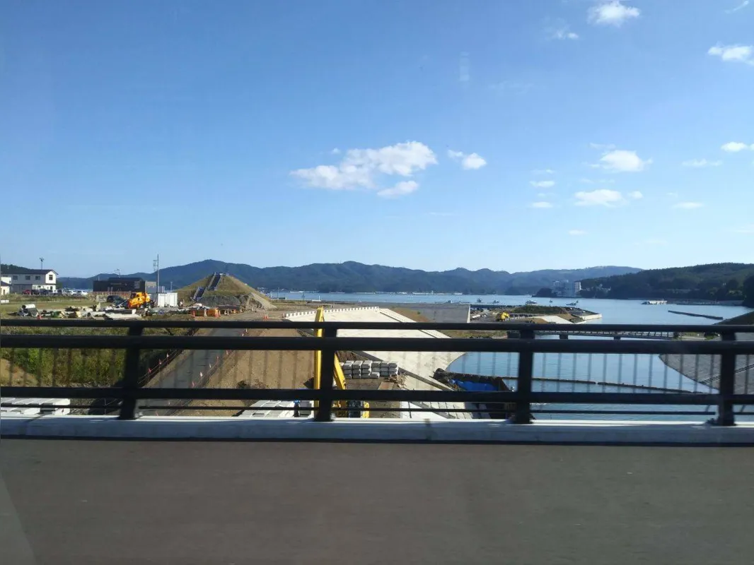 Trabalho de reconstrução na costa leste do Japão