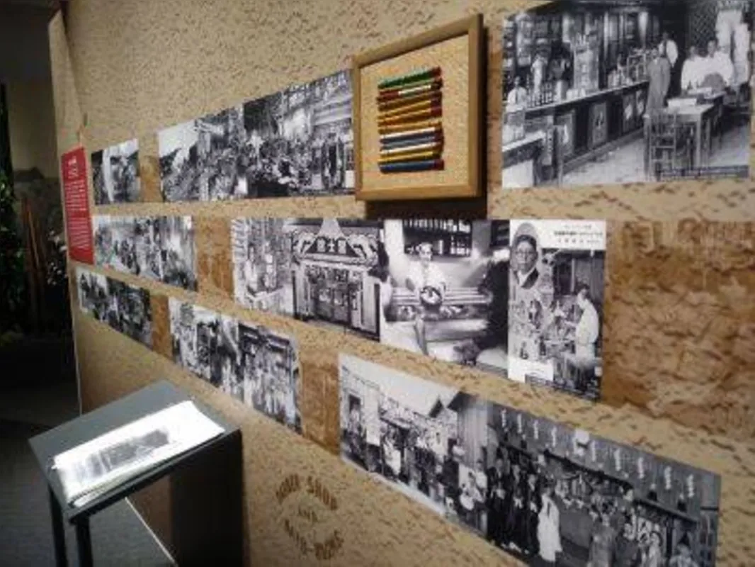 Exposição sobre as profissões assumidas por nikkeis em outros países no Museu da Migração Japonesa da Jica (Japan International Cooperation Agency) em Yokohama, Japão