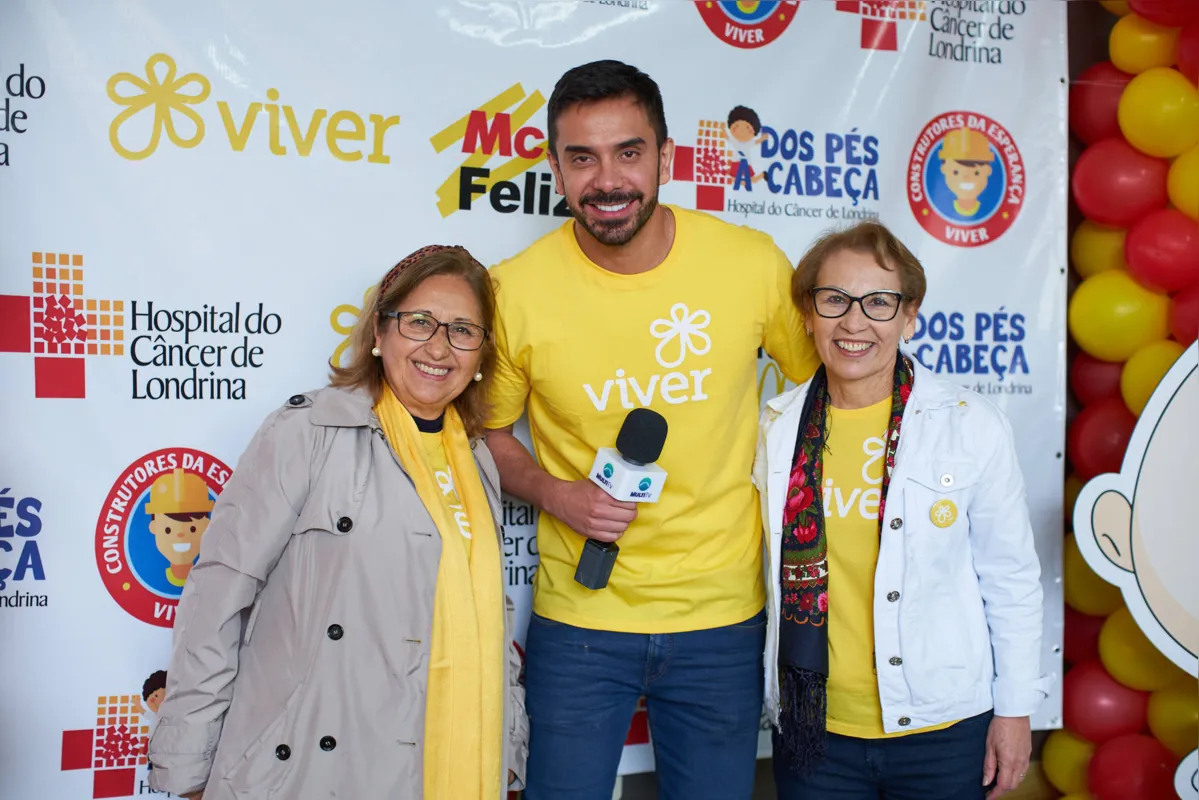 A fundadora da Ong Viver, Dorian Guerra, Thiago Nassif e a presidente da entidade, Maria Aparecida Marques Lima