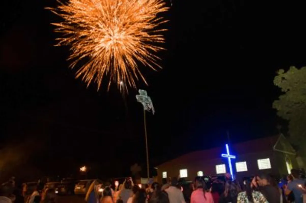 Há queima de fogos de artifícios para celebrar a data