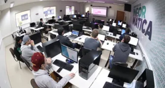 UniCesumar prepara alunos para os desafios da tecnologia da informação