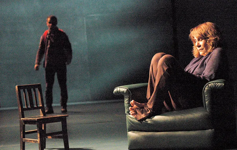 Com Renata Sorrah no elenco, peça premiada da Companhia Brasileira de Teatro, de Curitiba, mostra texto inédito no FILO (2013)