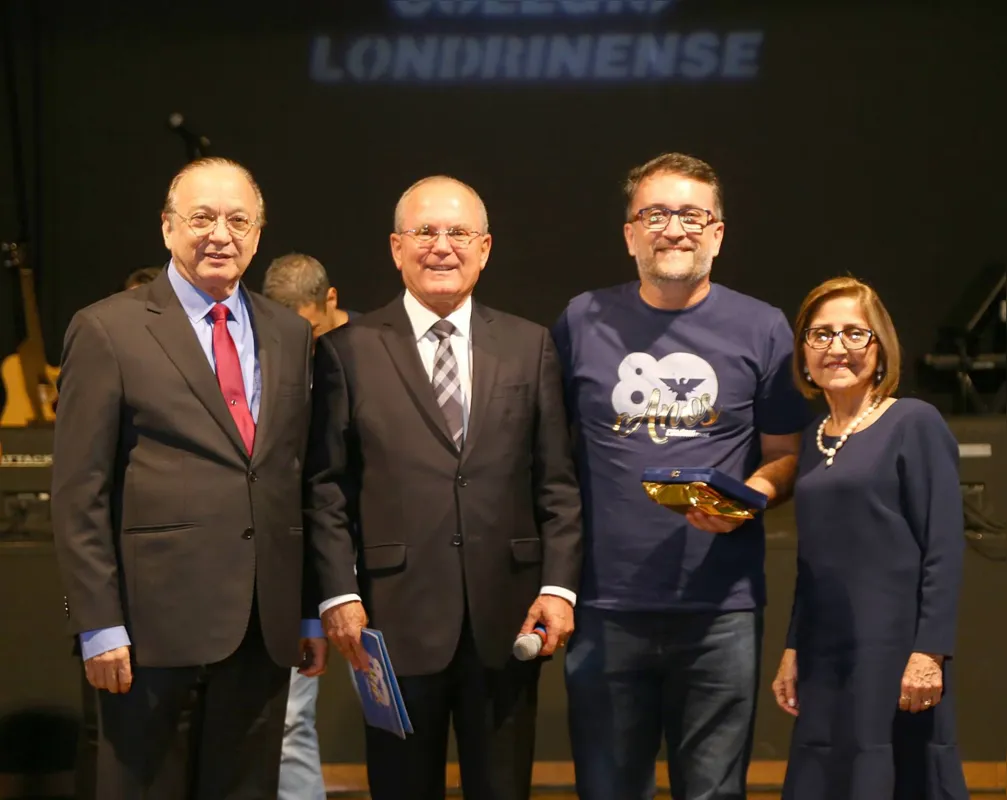 Osni Ferreira, o diretor geral Eleazar Ferreira, o professor Walter Manoel dos Santos e Ana Maria Gomes