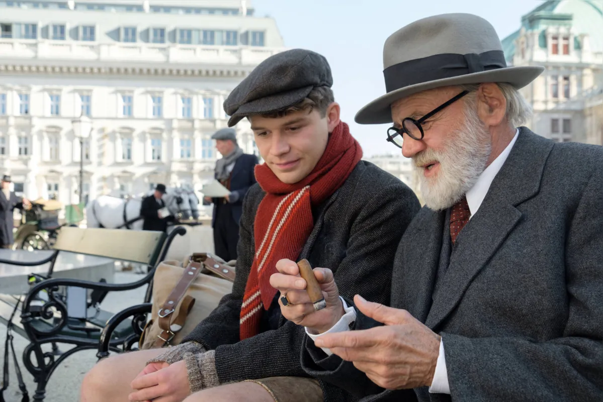 Na Áustria de 1937, o adolescente Franz Huchel e Sigmund Freud se tornam improváveis amigos: descaminhos de uma sociedade dividida