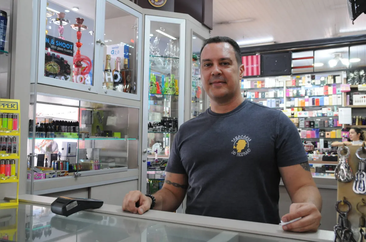  Marcelo Casagrande trocou as compras no Paraguai por importadores de São Paulo, que trabalham com estoques maiores e  ainda mantêm produtos adquiridos antes da alta