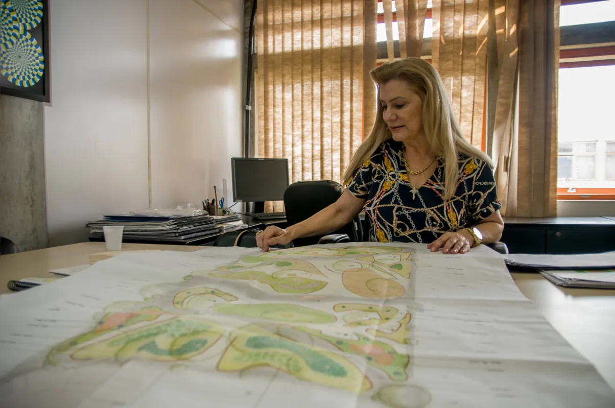 “Nossa intenção, desde o começo, vem sendo mostrar para a população que aquela área do Bosque pode ficar bonita”, explica Denise de Cássia Rossetto Januzzi, professora de arquitetura e urbanismo da UEL