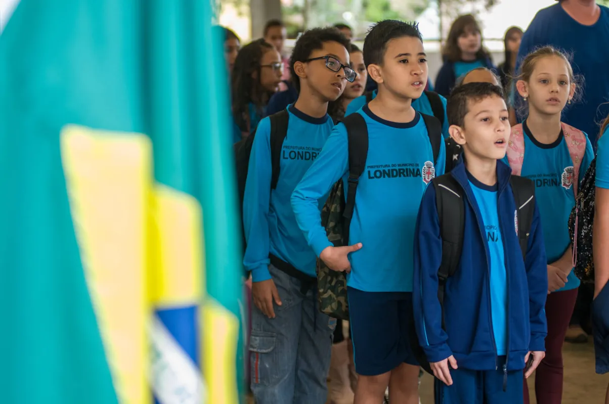 Este ano, alunos da Escola San Izidoro exaltam o amor à pátria através do respeito ao meio ambiente
