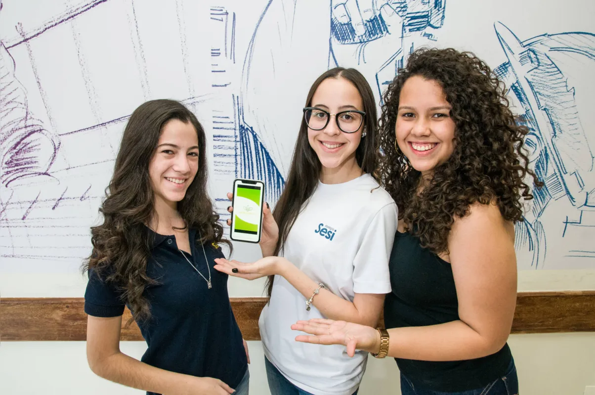 Kauana Teodoro,  Ana Clara Castro e Nicole Matorano, do aplicativo AgroHelp
