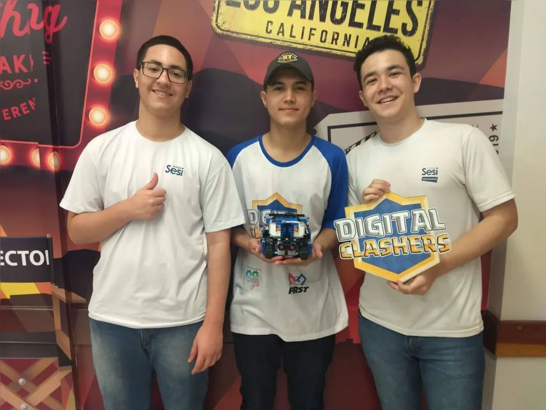 Cesar de Alcantara Souza, Ely de Melo Diniz, Nicolas Kaneta Gasparin, da equipe Digital Clashers

