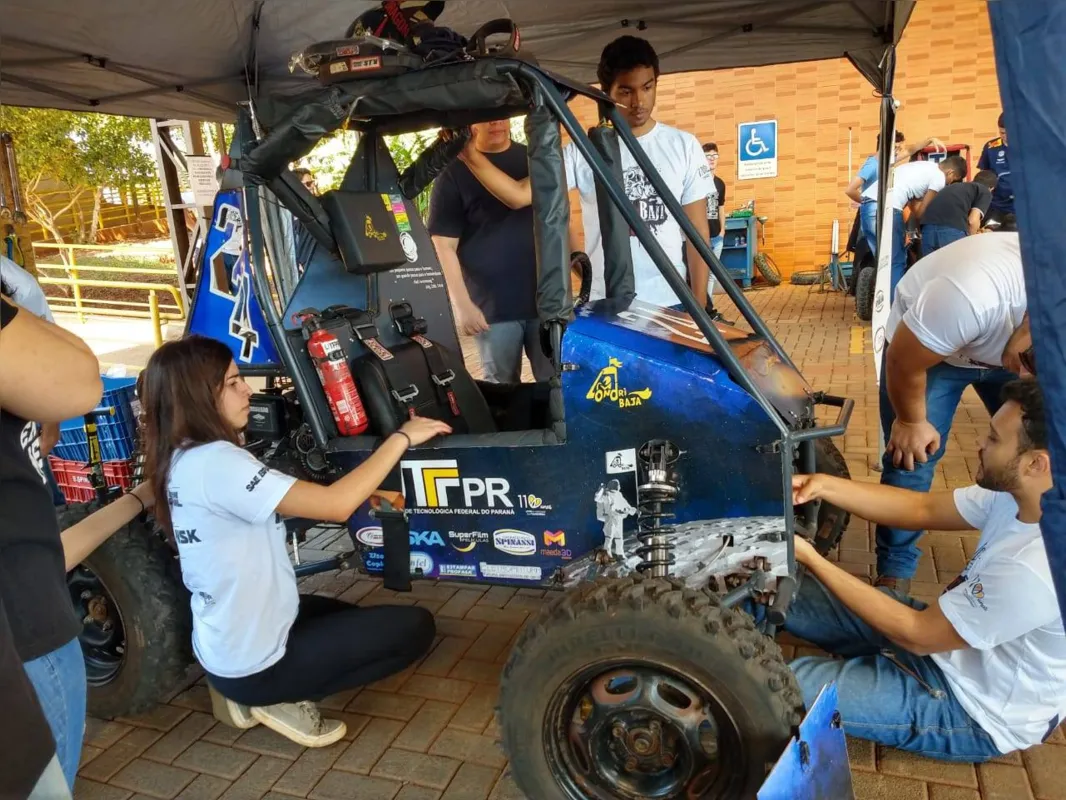 Imagem ilustrativa da imagem Alunos participam de competição na UTFPR em Londrina