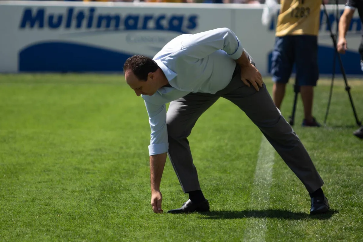 Imagem ilustrativa da imagem Após goleada, Ceni pede mudanças e já ameaça deixar Cruzeiro