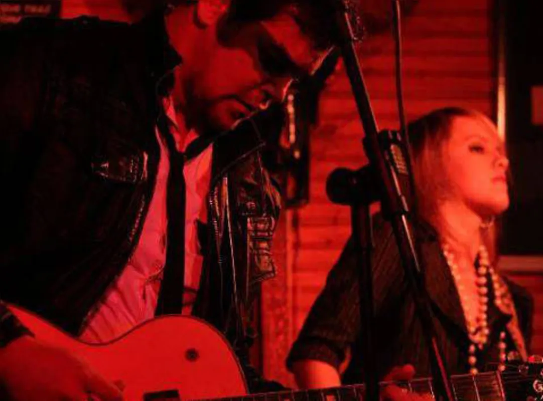 Tênis Sujo e um Scarpin: rock autoral da cidade