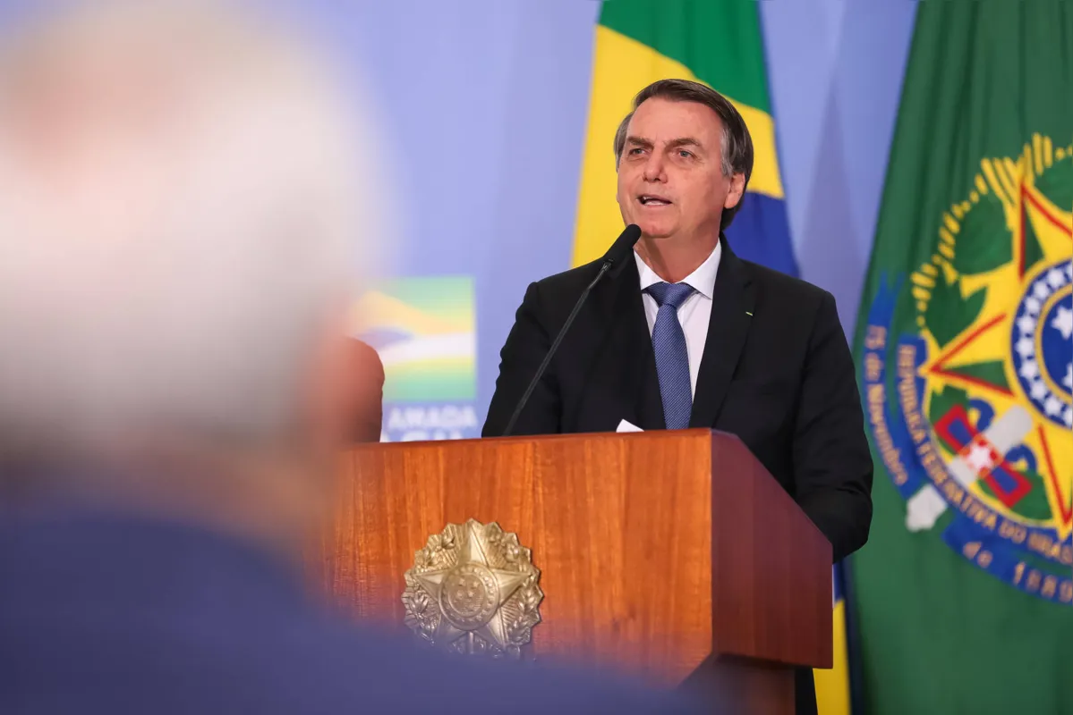 "Ceder ao teto é abrir uma rachadura no casco do transatlântico", disse Jair Bolsonaro