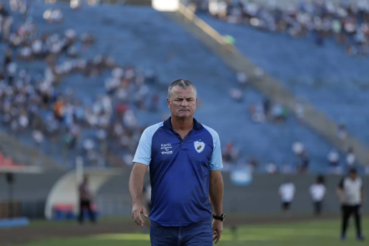 Mazola Junior vai ter que fazer o Londrina jogar se quiser escapar do rebaixamento