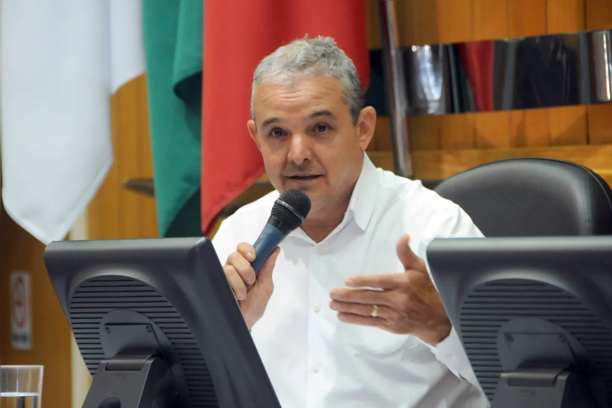 Imagem ilustrativa da imagem Câmara de Londrina aprova projeto que proíbe atuação de "flanelinhas"