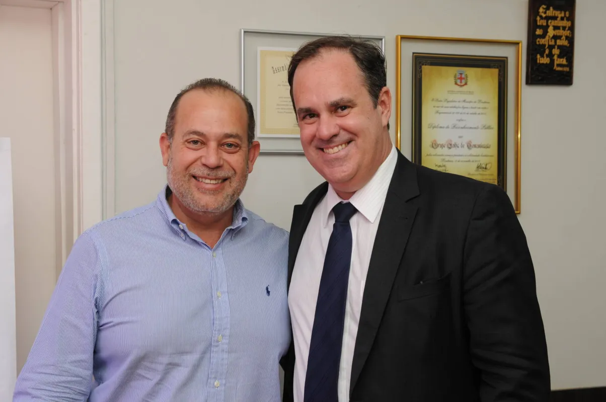 Celso Hartmann foi recebido pelo superintendente do Grupo Folha, José Nicolás Mejía