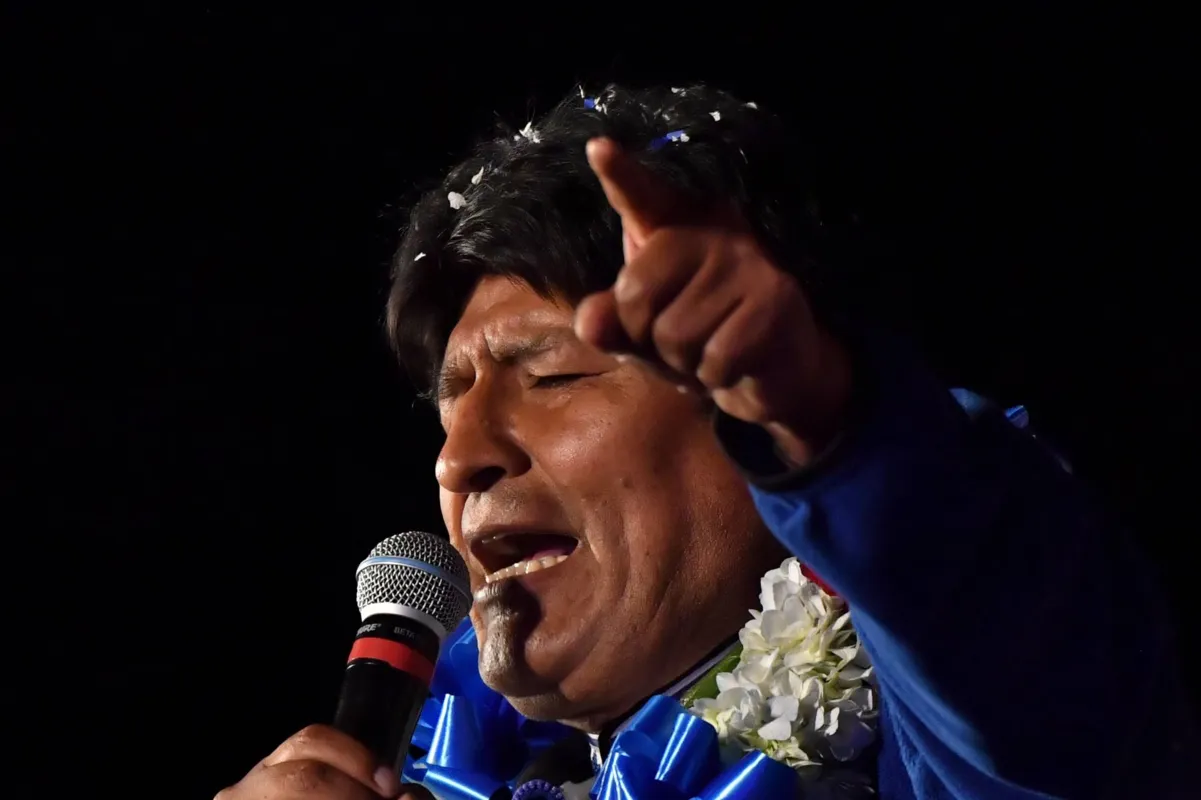 O atual presidente e líder indígena Evo Morales tinha 42,51% dos votos