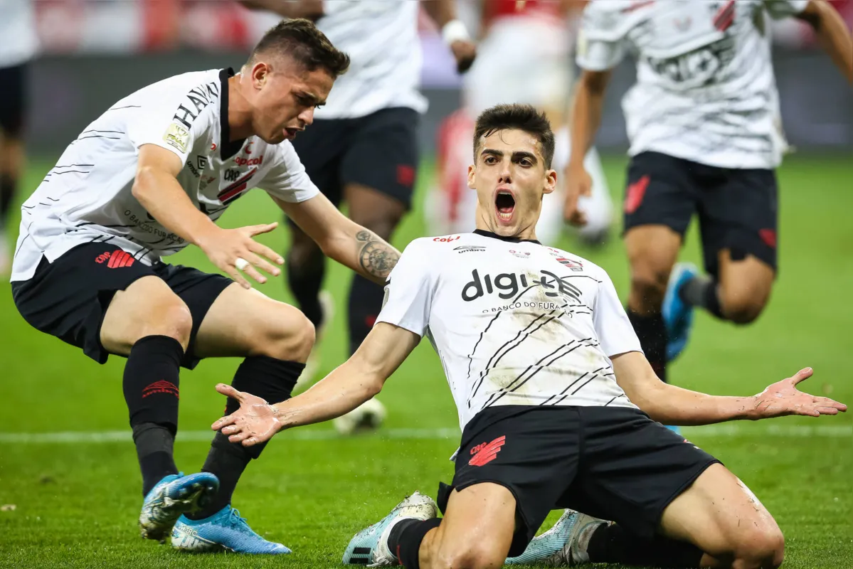 Atual campeão paranaense e da Copa do Brasil, o Athletico-PR sinalizou que deve voltar a utilizar sua equipe principal em alguns dos jogos do Estadual 2020