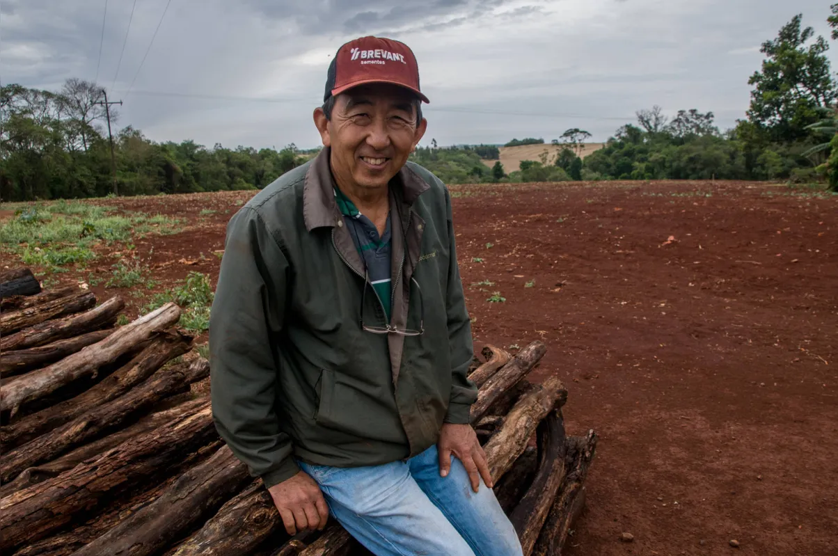 O produtor Silvio Nakamura busca financiamento para voltar a produzir frutas,  apostando na pitaya e na goiaba