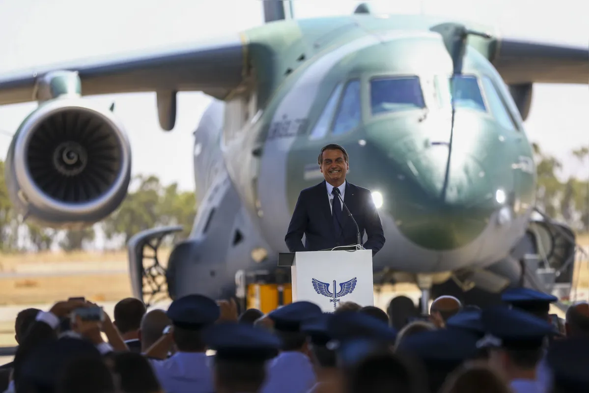 O presidente participou nesta quarta-feira (4) da inauguração da aeronave KC-390, maior avião militar fabricado no Hemisfério Sul 