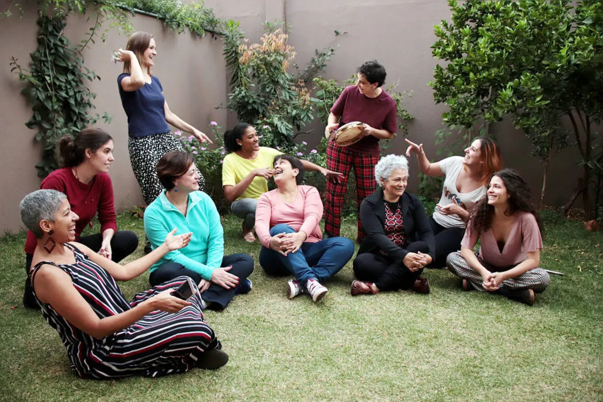 Estudando o Samba: grupo de mulheres sambistas realiza evento no domingo 